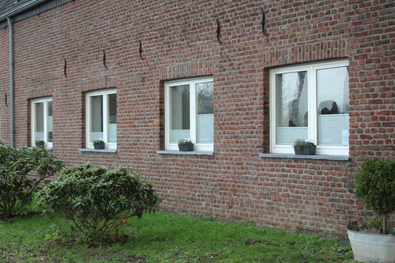 Gästezimmer Bergerhof - Ankommen und Wohlfühlen Neuss Exterior foto